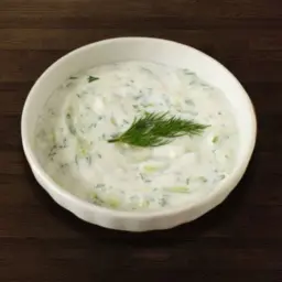 سلطة لبن بالخيار